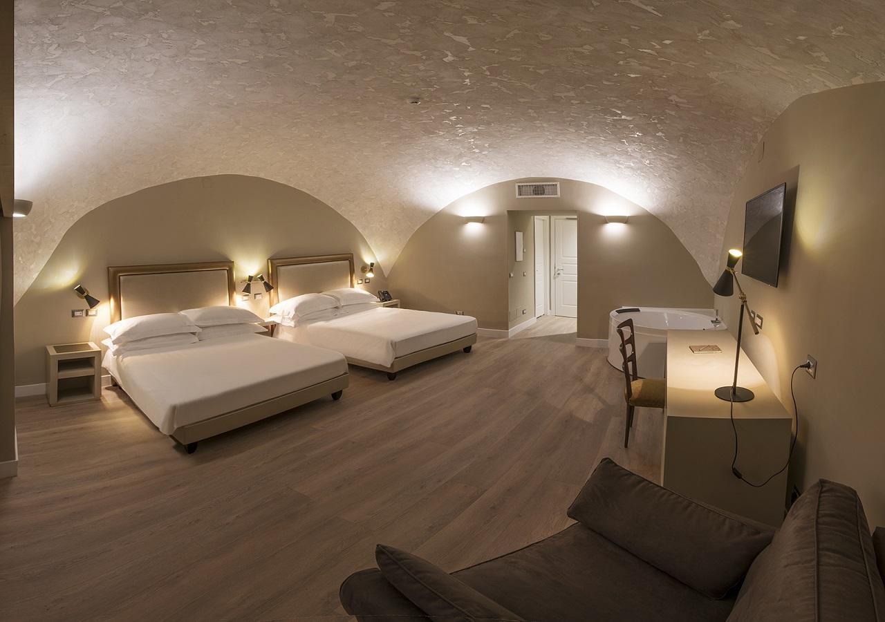 Caruso Place Boutique&Wellness Suites Naples Extérieur photo