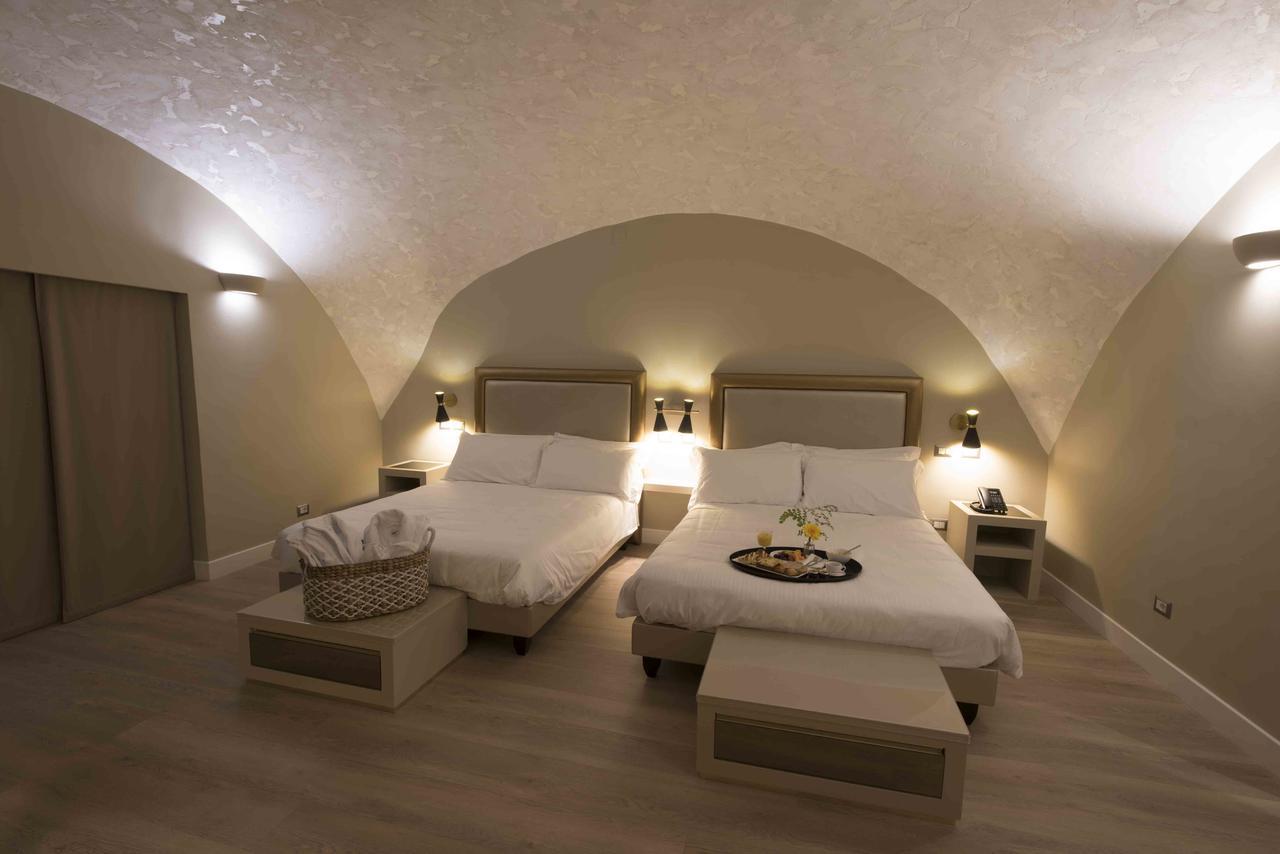 Caruso Place Boutique&Wellness Suites Naples Extérieur photo